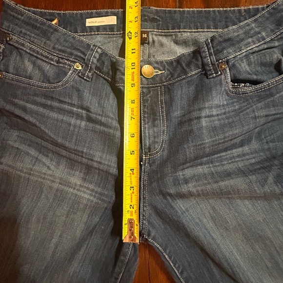 Kut from the Kloth Natalie Bermuda Medium Wash Denim Shorts Women's Size 14 - Picture 7 of 8